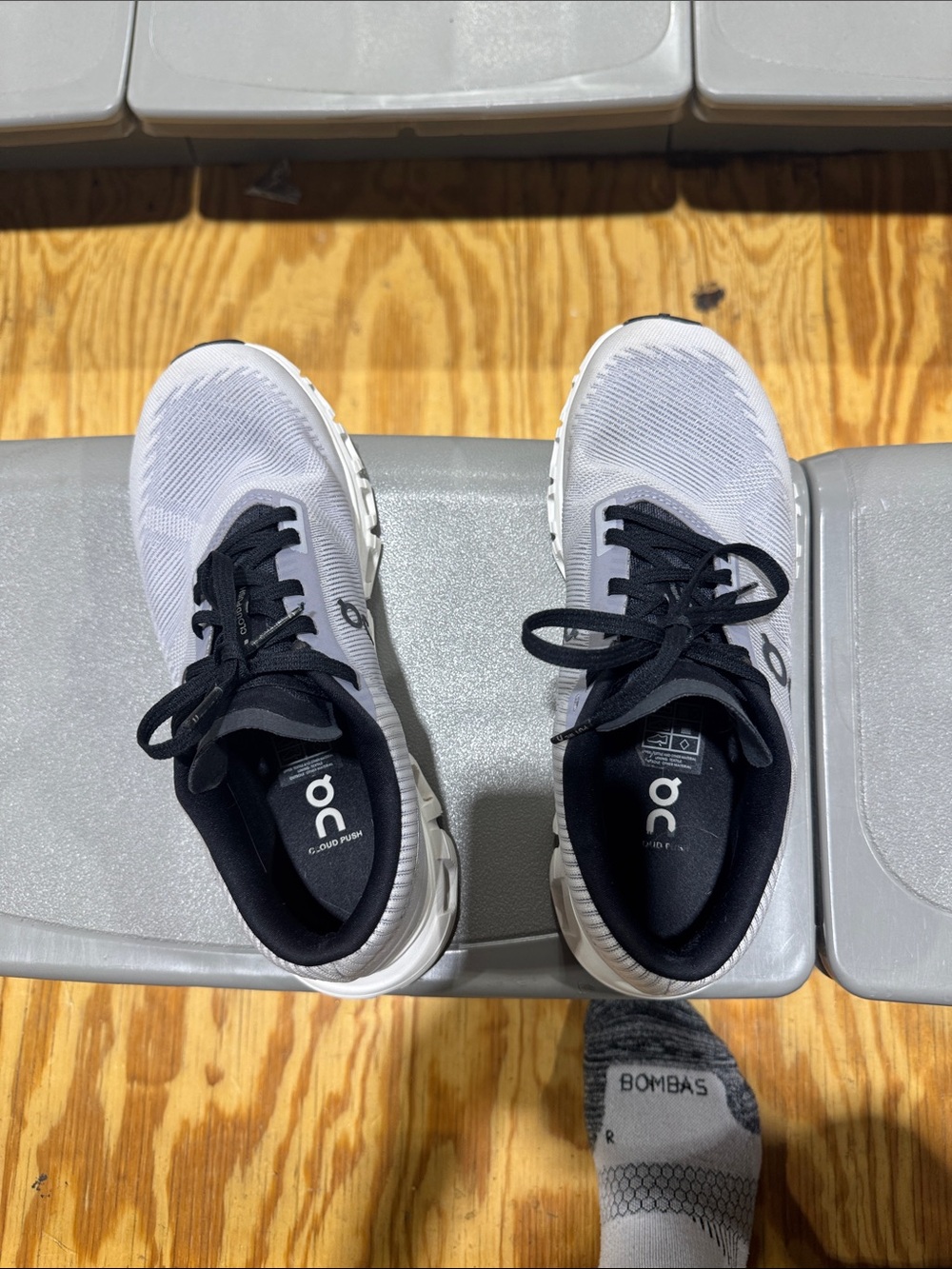 On Running White and Black Women's Athletic Shoes - Picture 5 of 10